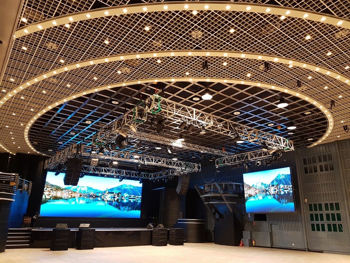 Painel de LED como fundo de palco em show